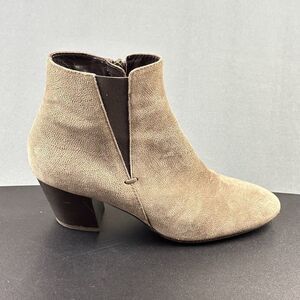 Aquatalia Faylynn Ankle Boot Womens 8 Taupe Pebbled Suede Booties Made in Italy